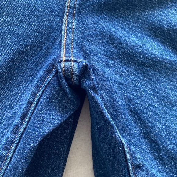 Levi’s | High Waisted Crop Flare - Picture 5 of 11